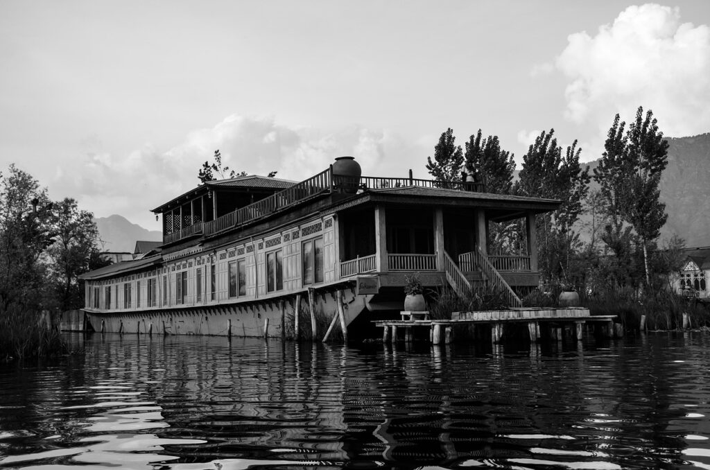 lake, shikara, kashmir, srinagar, nature, india, black and white, kashmir, kashmir, kashmir, kashmir, kashmir